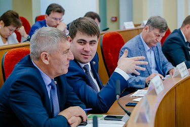 Парламент региона провел очередное заседание